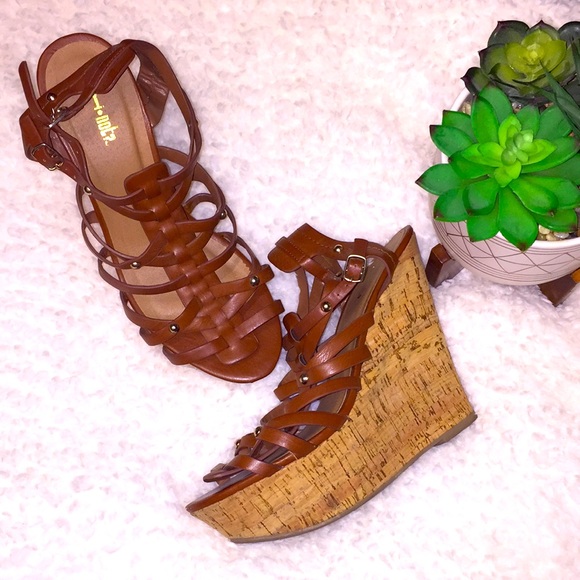 Shoes - Sandals Cognac Wedge sandals size 9